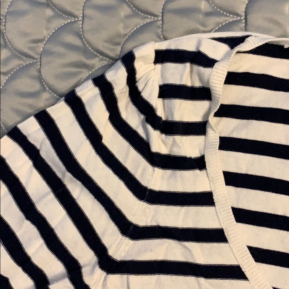 Striped sweater with fun shoulder bow - Picture 4 of 5